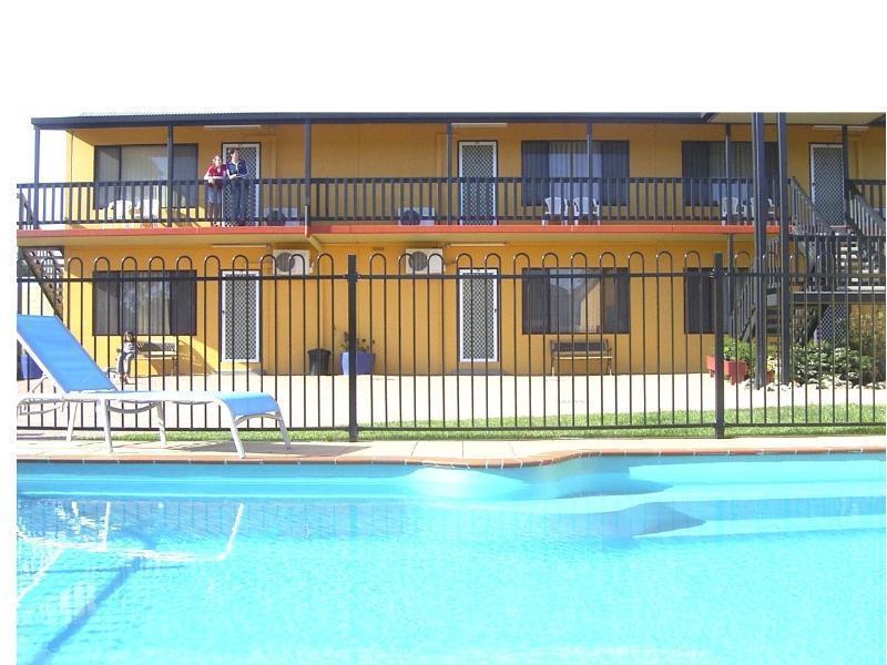 Heyfield Motel And Apartments Lakes Entrance Kültér fotó