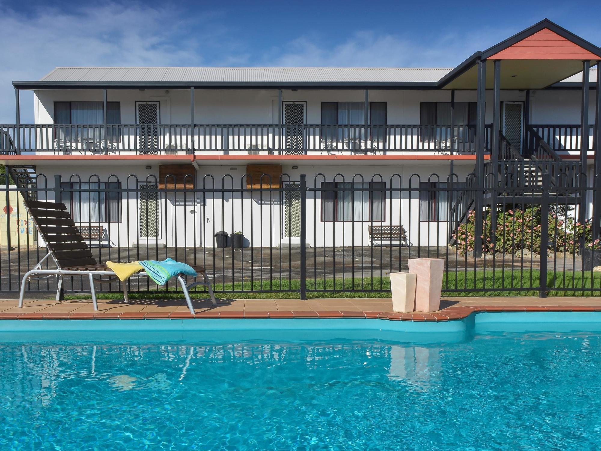 Heyfield Motel And Apartments Lakes Entrance Kültér fotó