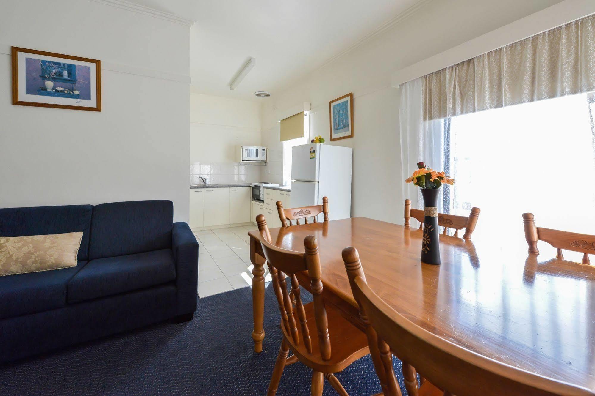 Heyfield Motel And Apartments Lakes Entrance Kültér fotó